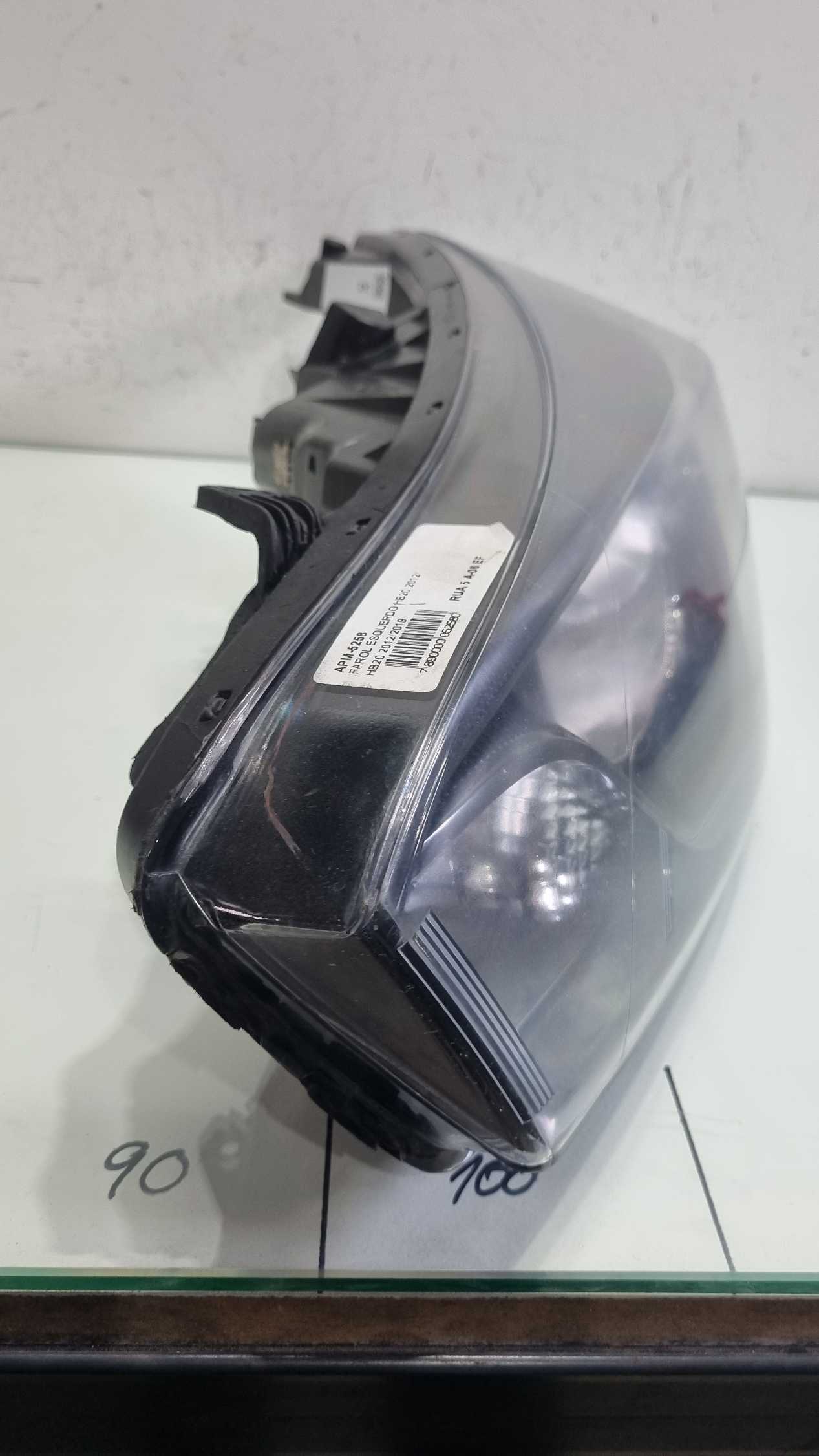 Farol lado esquerdo mascara negra Hyundai HB20 2013/2019 3