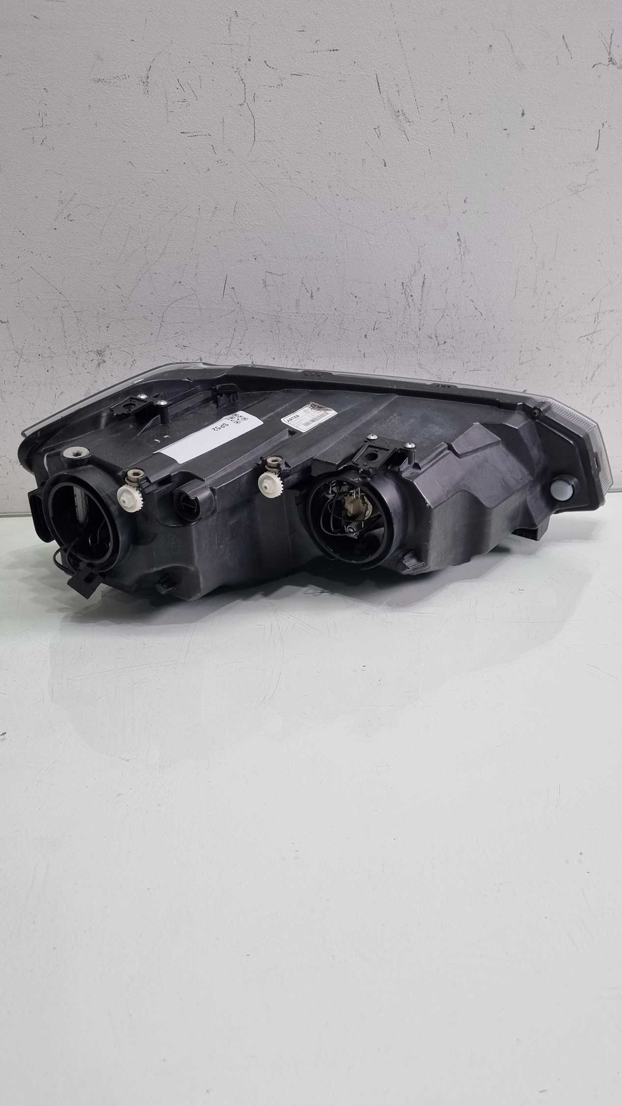 Farol lado esquerdo VOLKSWAGEN POLO 2017/2022 2
