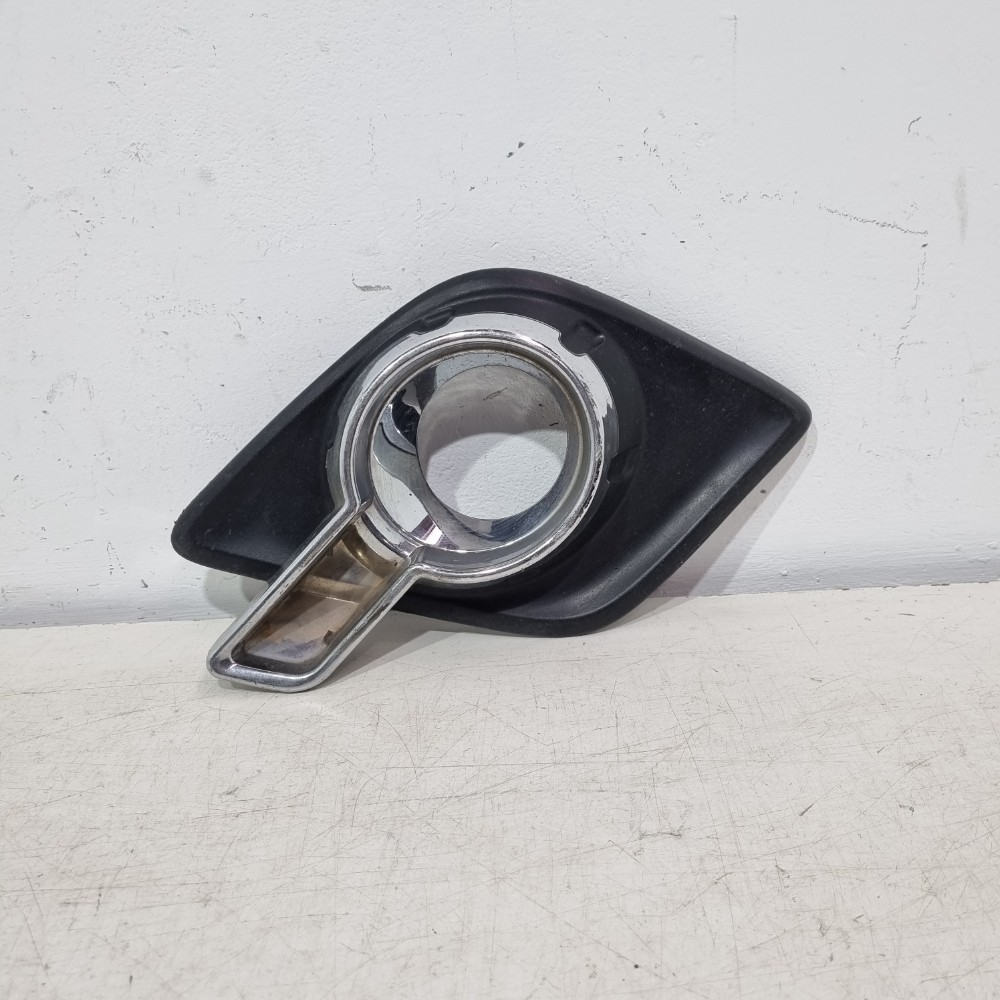 Moldura Farol De Milha Esquerdo Toyota Hilux 2016/2019 Esquerdo 1