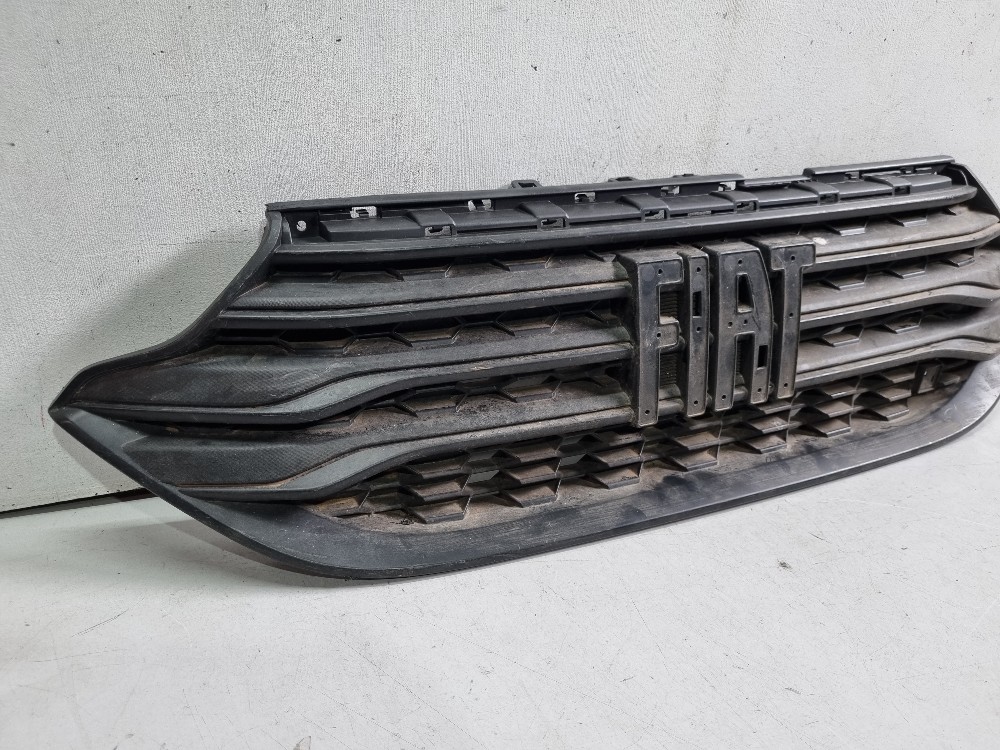 Grade Superior Frontal Fiat Strada 2022/2024 Semi-nova 3