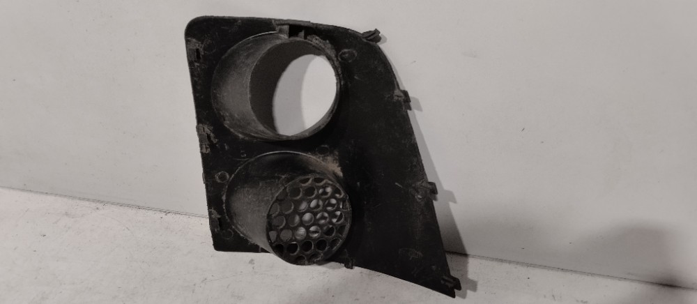 Moldura Esquerda Parachoque Fiat Strada 2004/2012 Recuperado 3