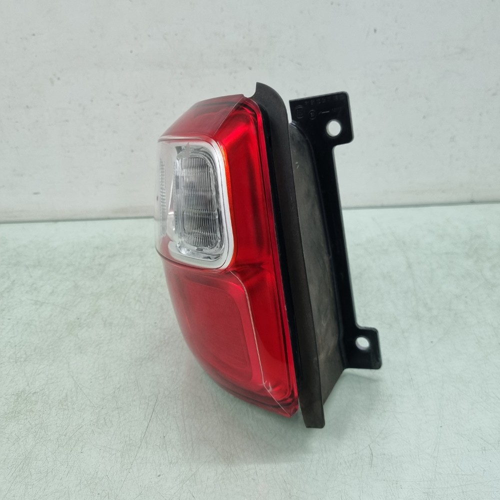 Lanterna Do Lado Esquerdo Fiat Strada Modelos 2014/2019 Esquerdo/motorista 4