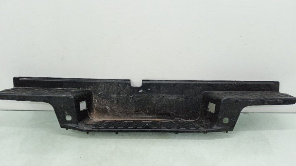 Pisante  Para-choque Traseiro  Frontier 2023/2025  Seminovo. 1