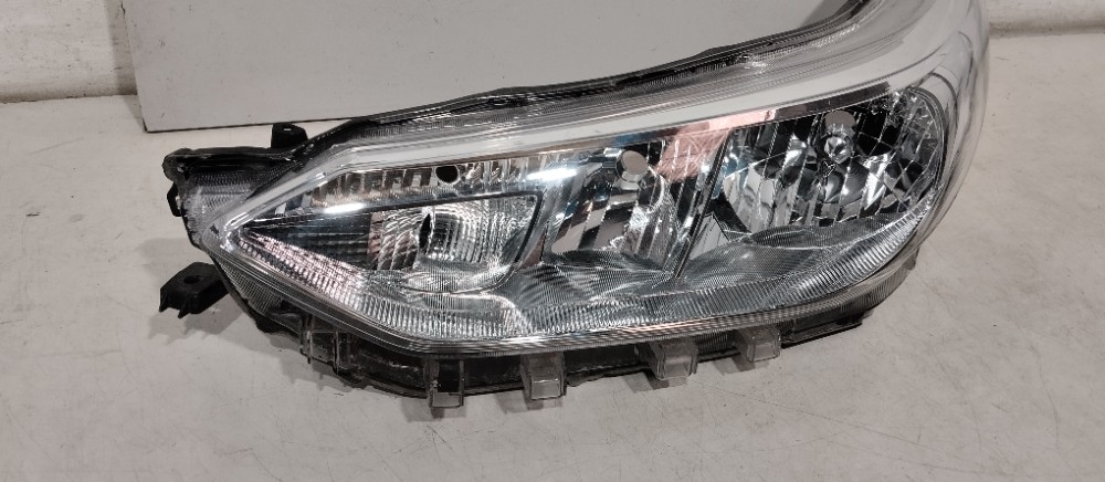 Farol Esquerdo Toyota Yaris 2018/2022 Esquerdo/motorista Esquerdo/motorista 2