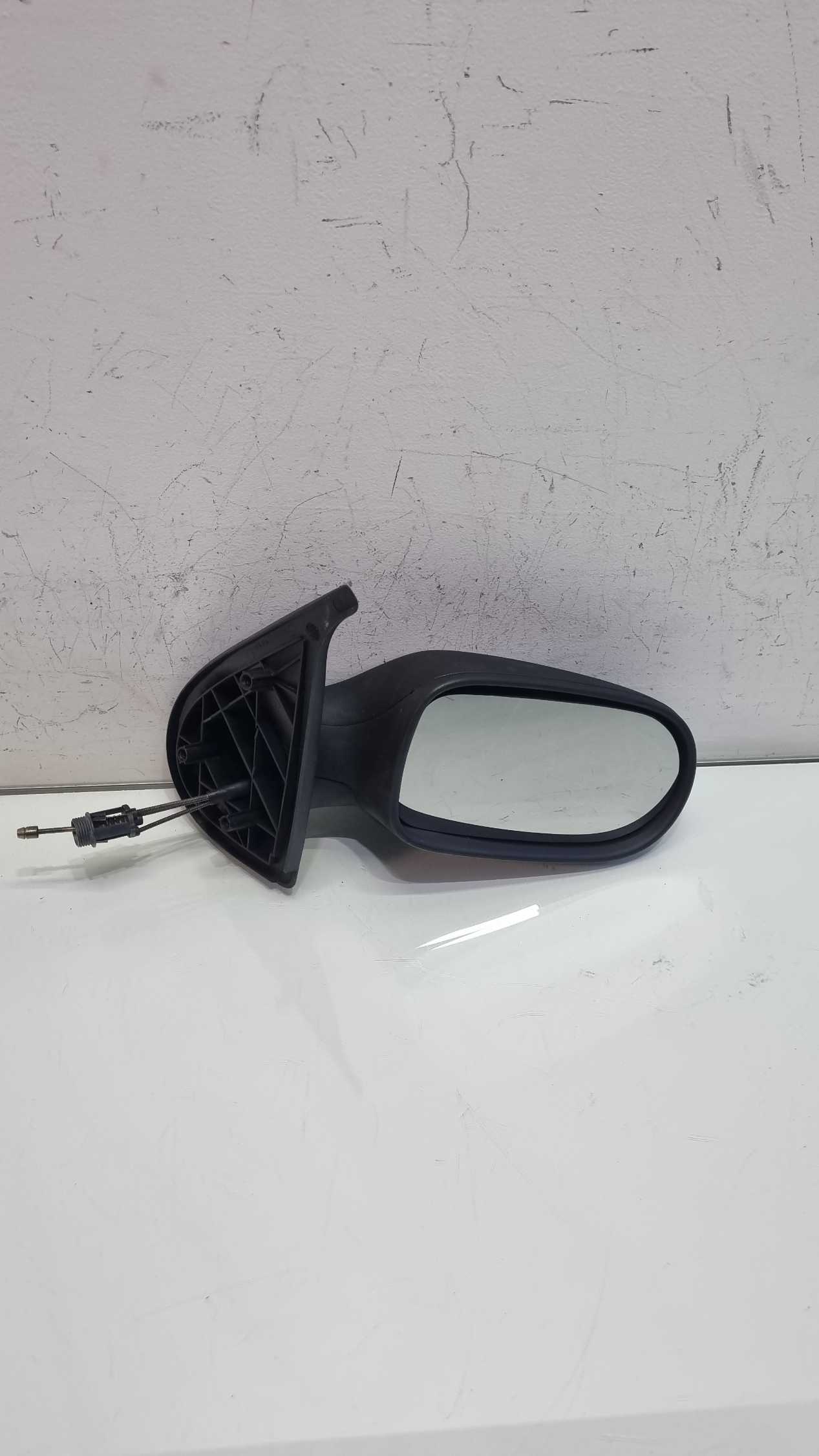 Retrovisor lado Direito manual Fiat Strada modelo 2004/2011 1
