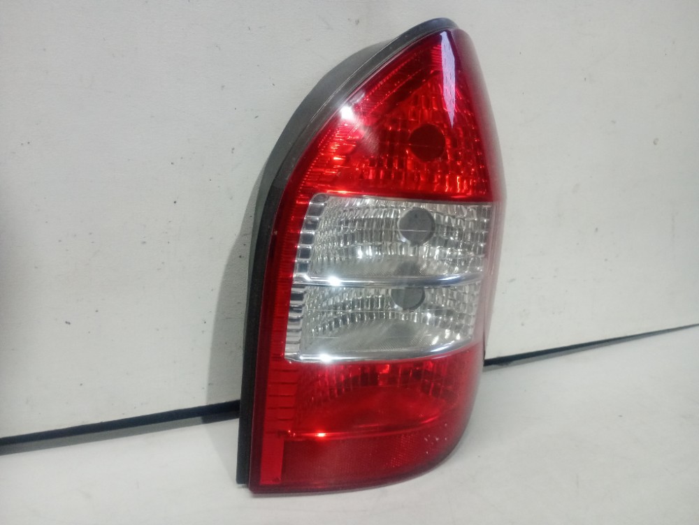 Lanterna Direita Chevrolet Zafira 2003 / 2007 Recuperado Direito/passageiro 4