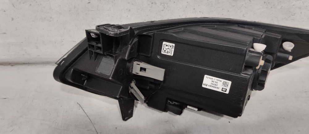 Farol Direito Chevrolet Onix 2020/2023 5