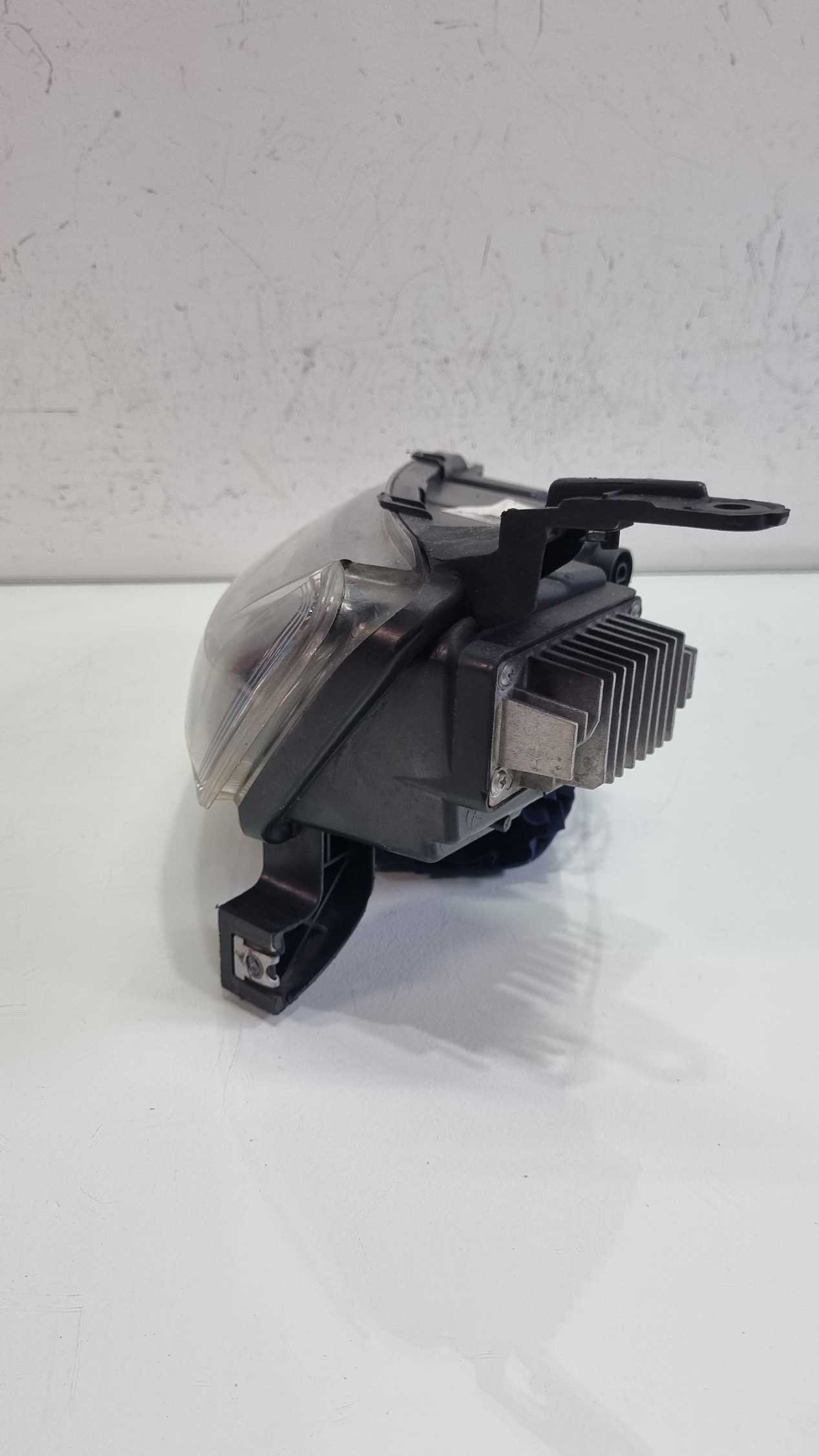 Farol Esquerdo Renault Kwid Superior 2022/2024 1