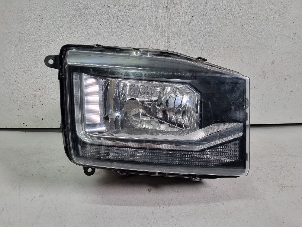 Farol Do Lado Direito Volkswagen Delivery Modelos 2020/2023 Direito/passageiro 1