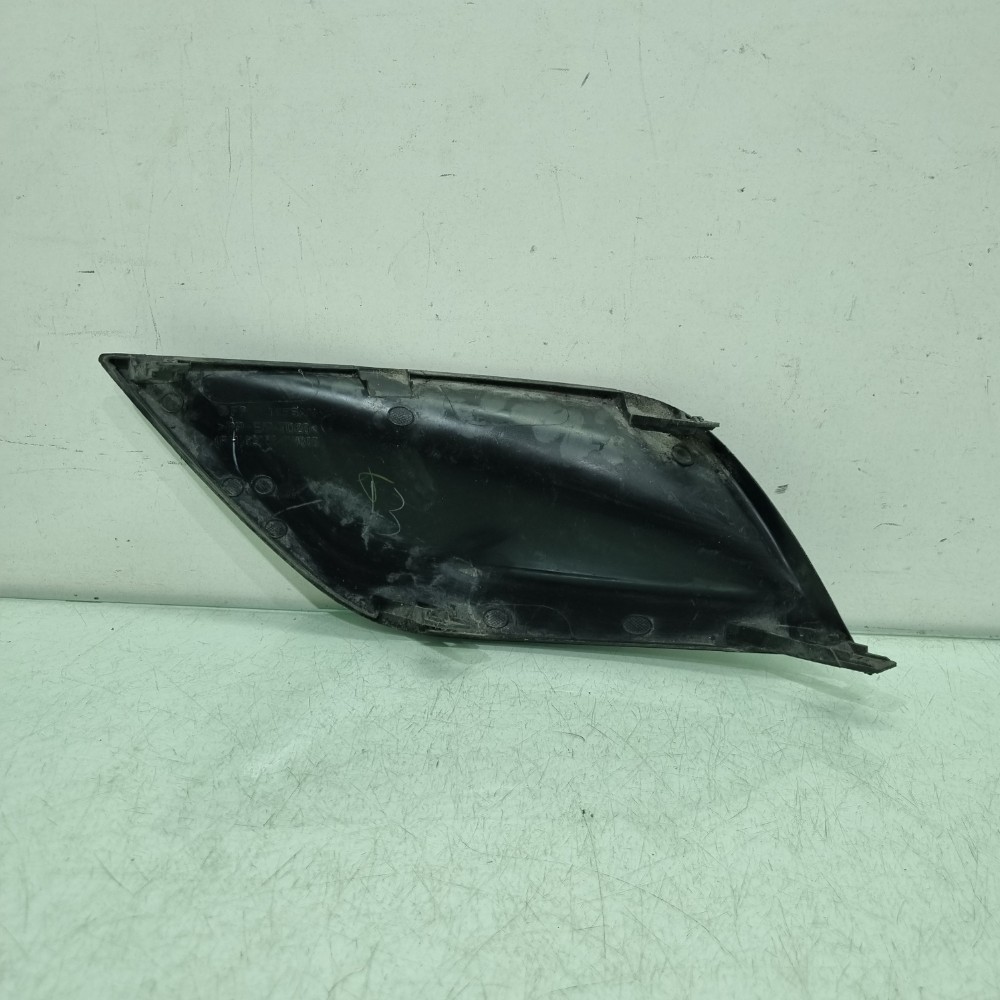 Moldura Do Cibié Direito Nissan Versa Modelos 2016/2019 5