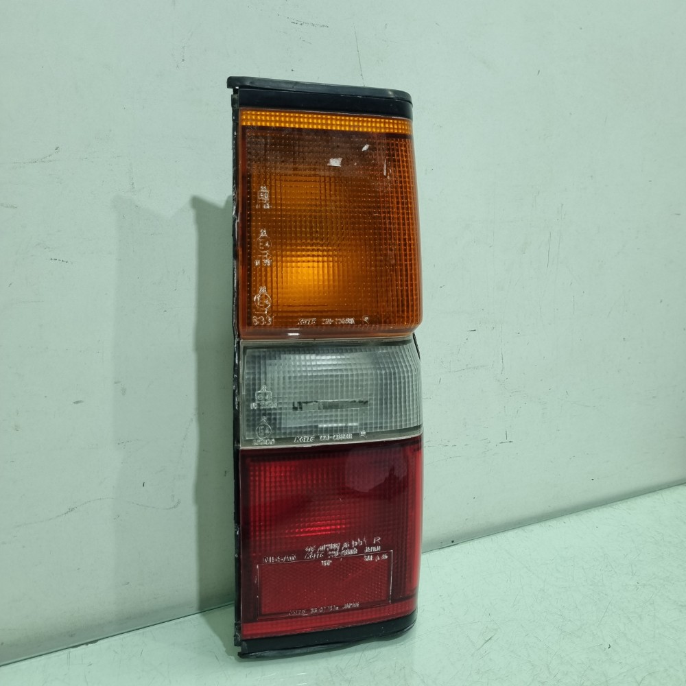 Lanterna Do Lado Direito Nissan Pathfinder Modelos 1987/1995 Direito/passageiro 1