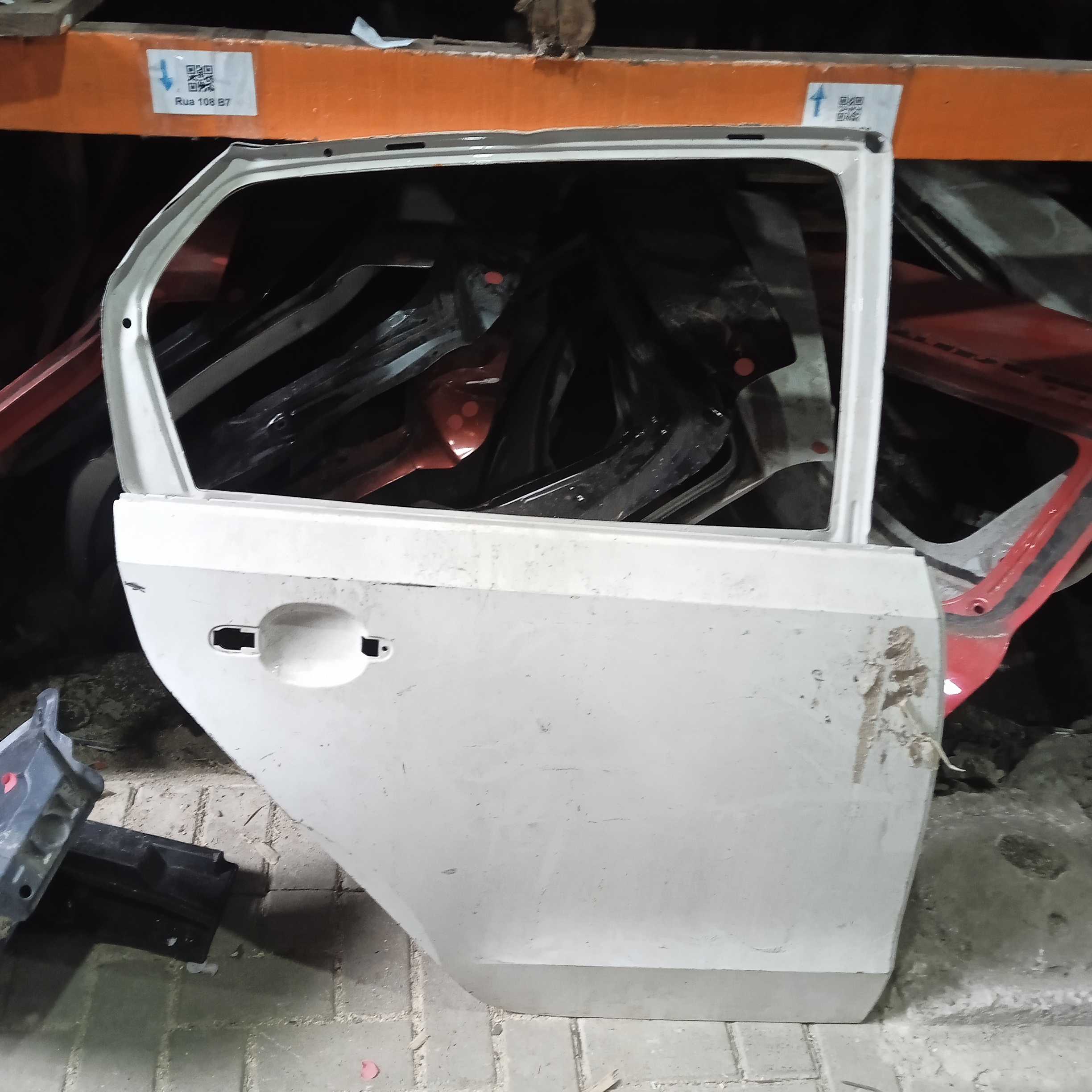 Porta traseira lado direito Up 2013 a 2020 1