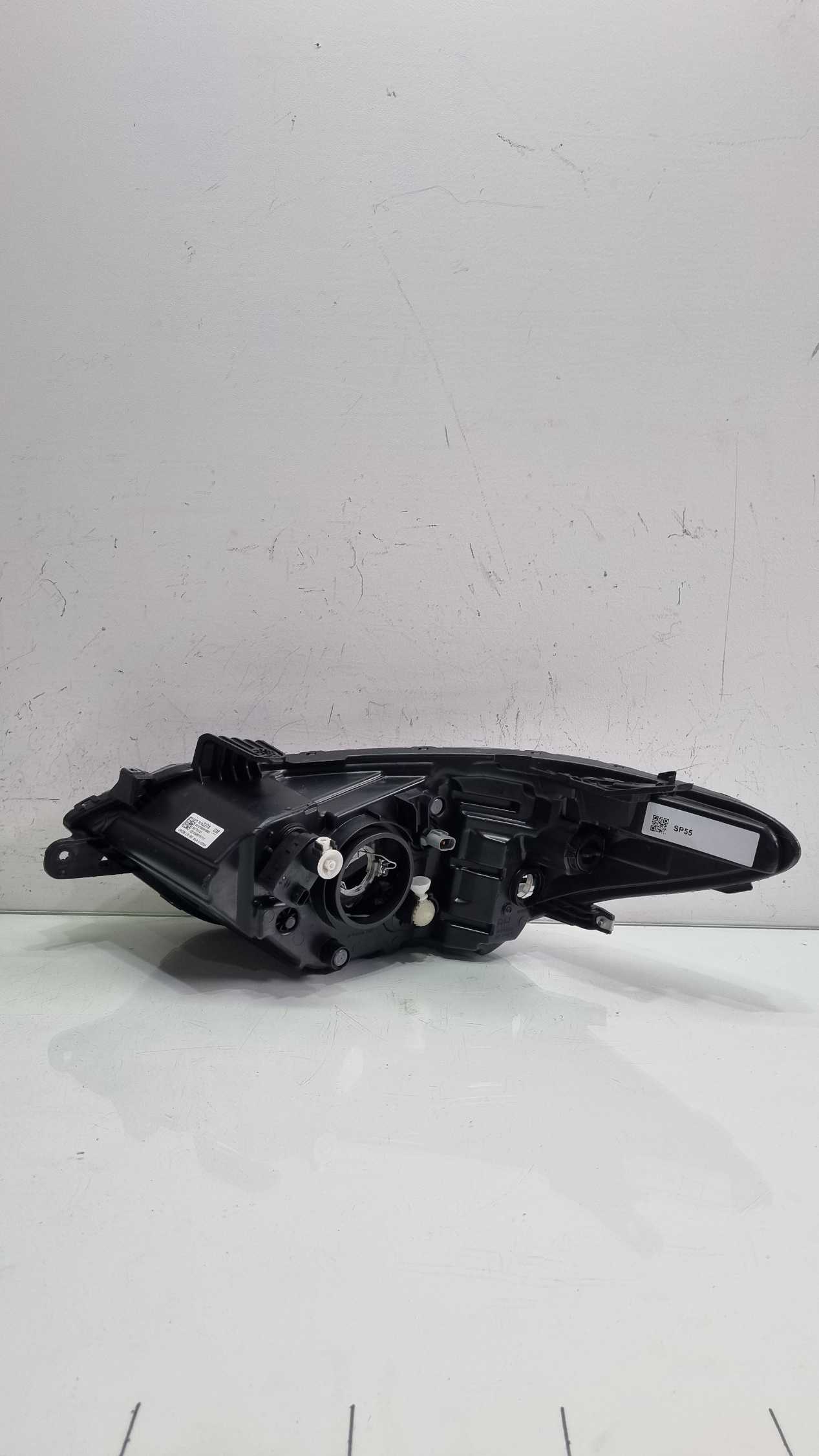 Farol lado direito Chevrolet Onix c/led 2017/2019 1