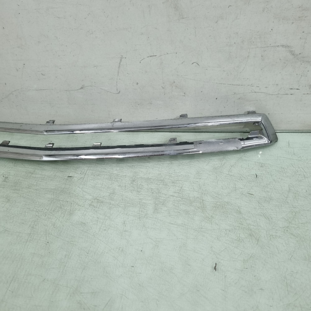 Friso Da Grade Superior Chevrolet Onix 2013/2014 Recon 2