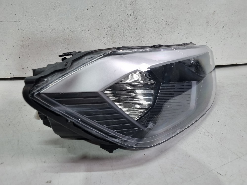 Farol Direito Volkswagen Polo  Track 2023 / 2025 Recuperado. 3