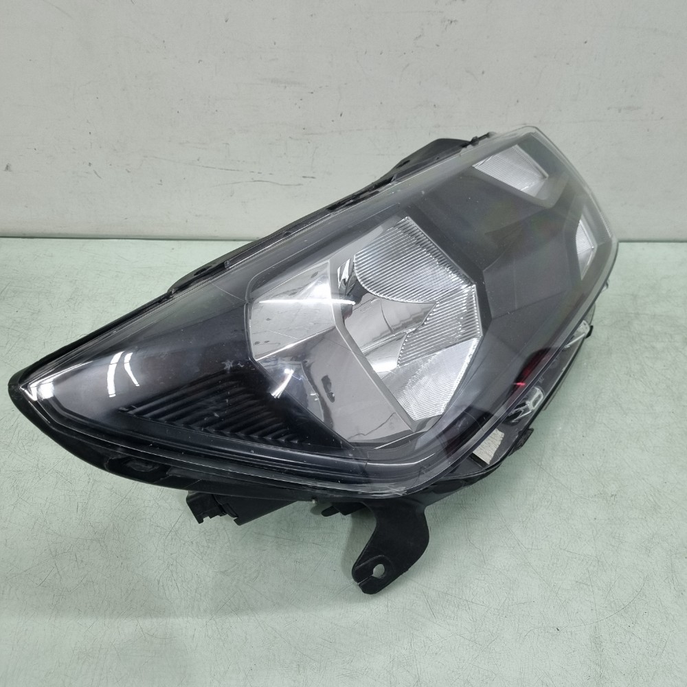 Farol Lado Direito Volkswagen Saveiro Robust 2017/2022 Usado 3