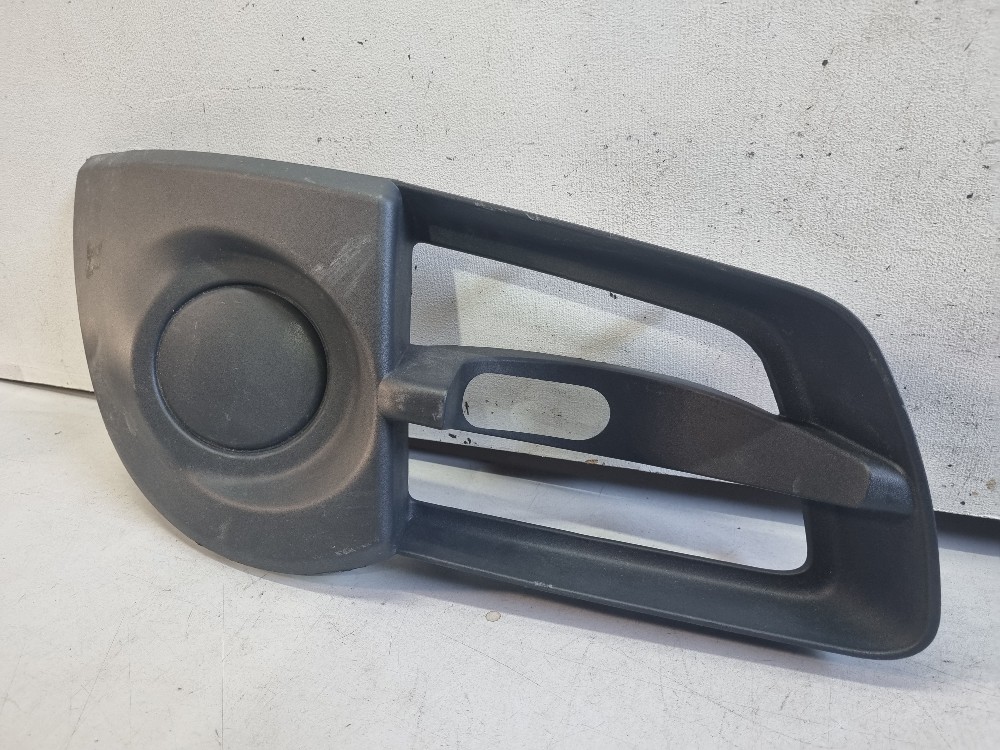 Moldura Do Cibié Direito Chevrolet Montana 2013/2016 Recup 2