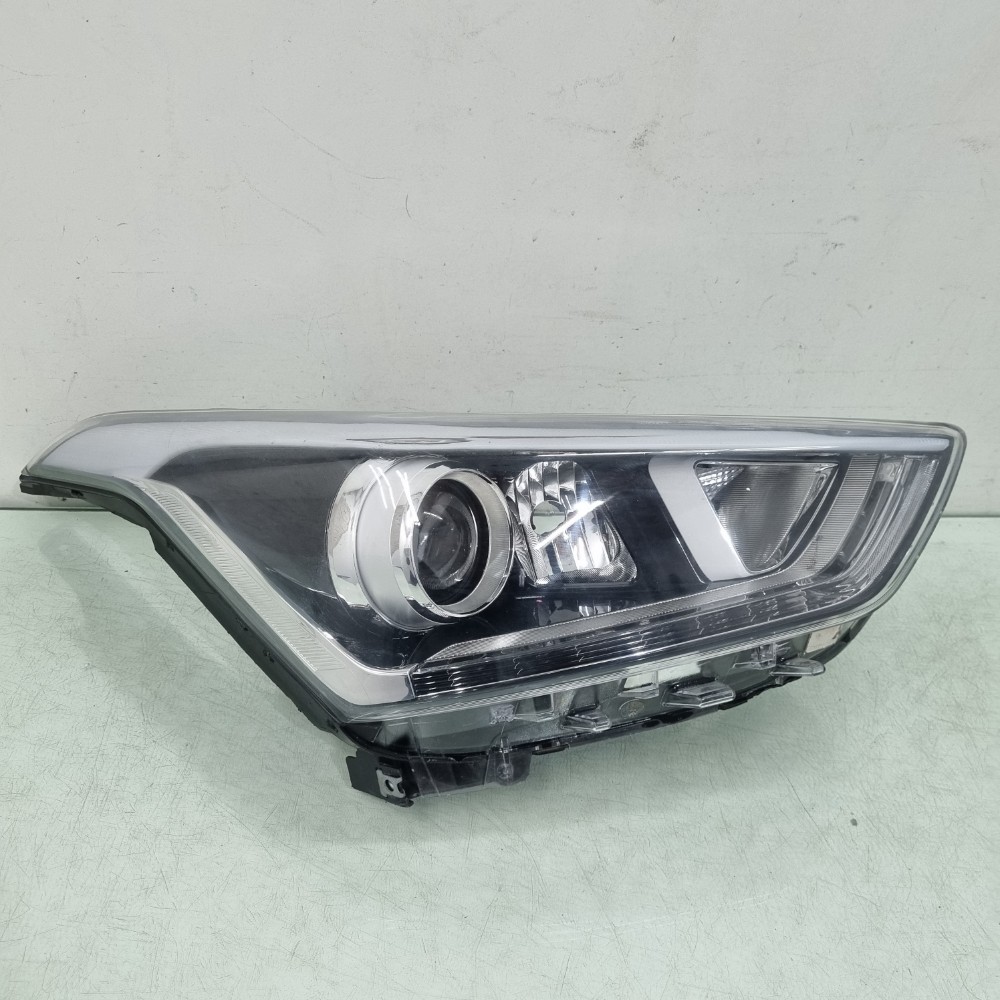 Farol Lado Direito Com Led Do Hyundai Creta 2017/2022 Usado. 2
