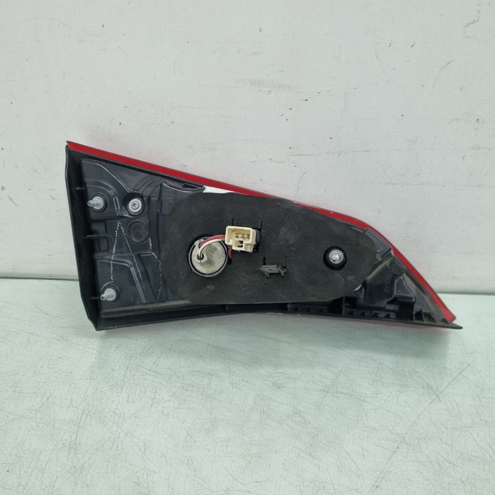 Lanterna Tampa Traseira Direita Com Led Toyota Yaris 2017/22 4