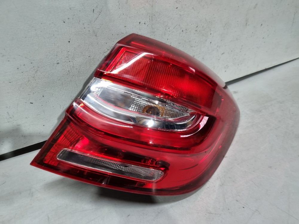 Lanterna Direita Renault Sandero 2020/2023 Usada E Original. Direito/passageiro 2