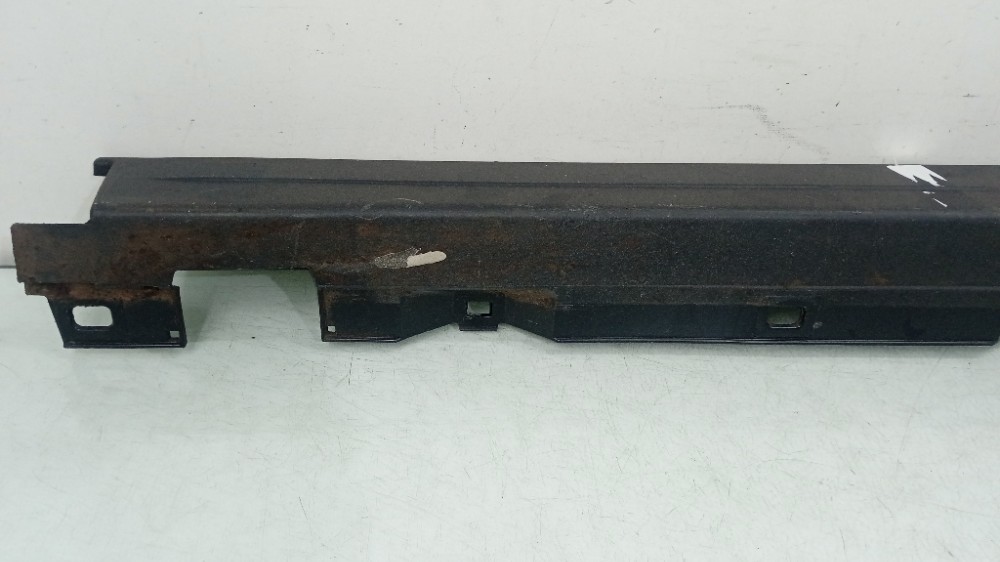 Spoiler Lateral Esquerdo Mercedes GLB 2017/2021 Original 3