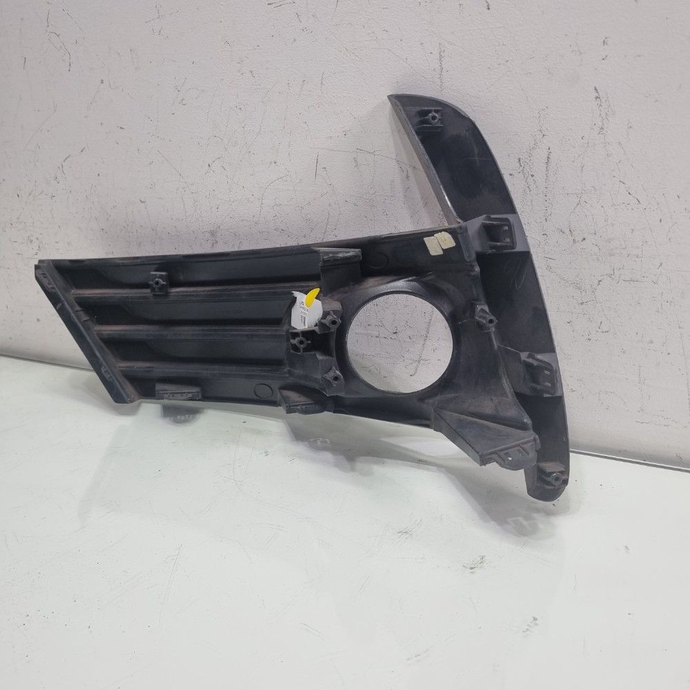 Moldura Farol de Milha Esquerdo Renault Duster 2020–2024 Original 3