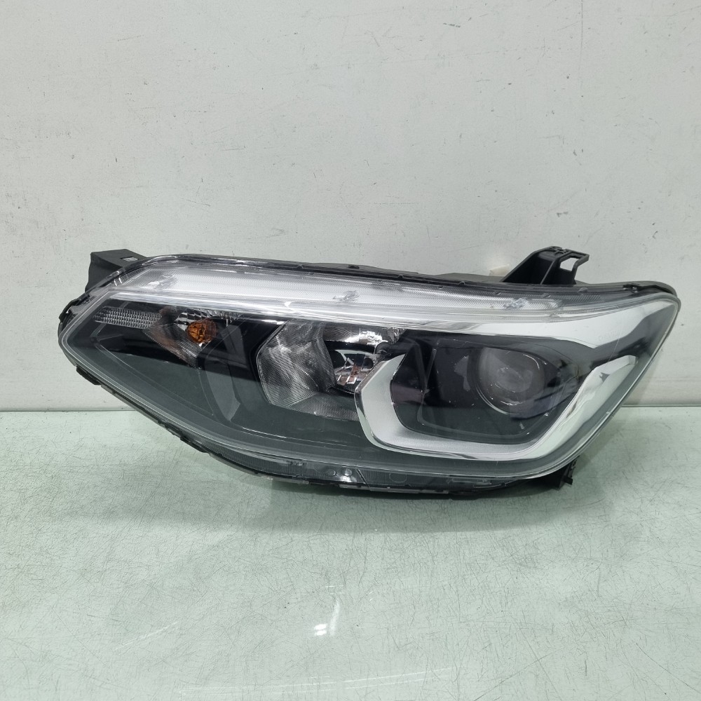Farol Lado Esquerdo Chevrolet Tracker 2020 À 2024 1