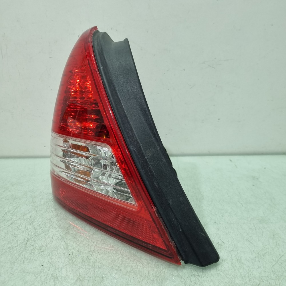 Lanterna Do Lado Esquerdo Nissan Tiida Sedan 2008/2013 Esquerdo/motorista 2