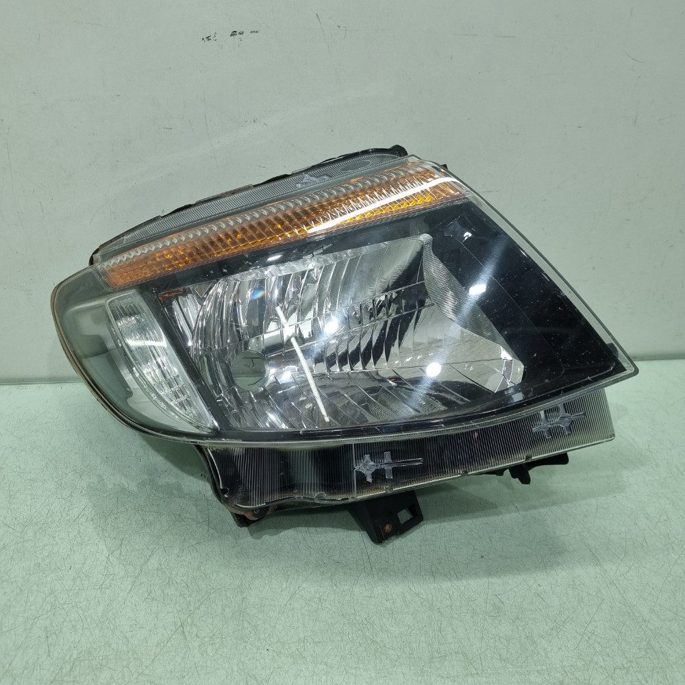 Farol Direito Máscara Negra Ford Ranger 2013/2016 Semi-novo