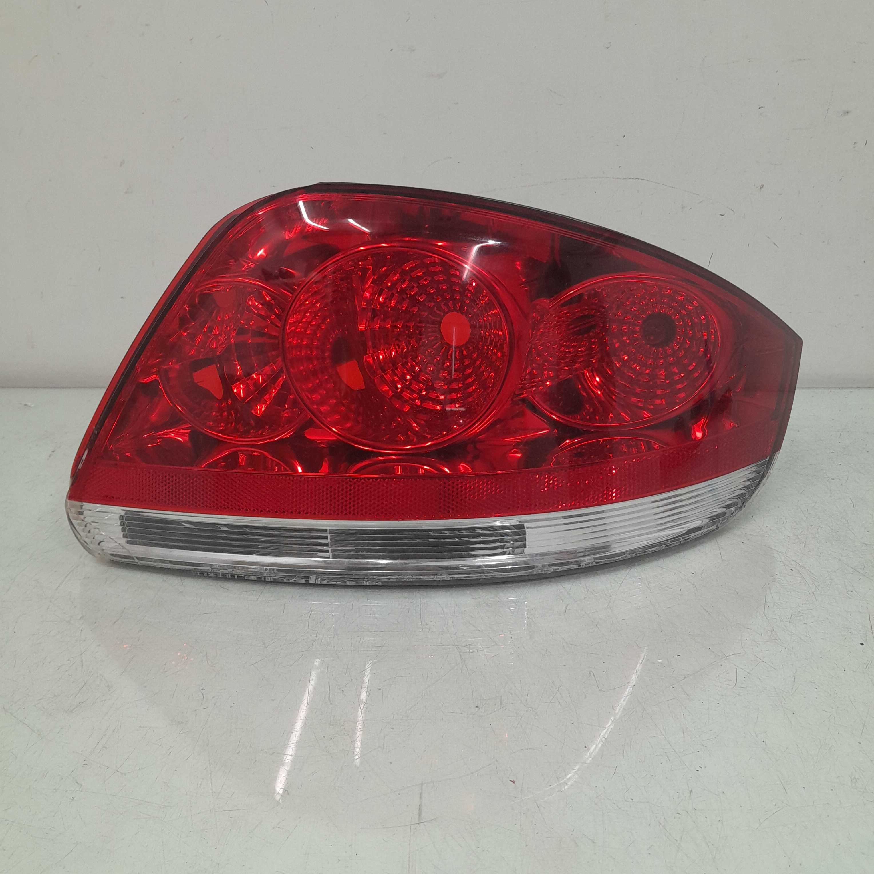 Lanterna direita Fiat Linea 2009/2014 importada