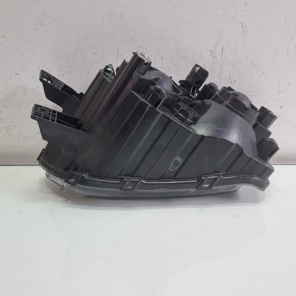 Farol Inferior Direito C/mascara Negra Kwid 2023/25 Original Direito/passageiro 10