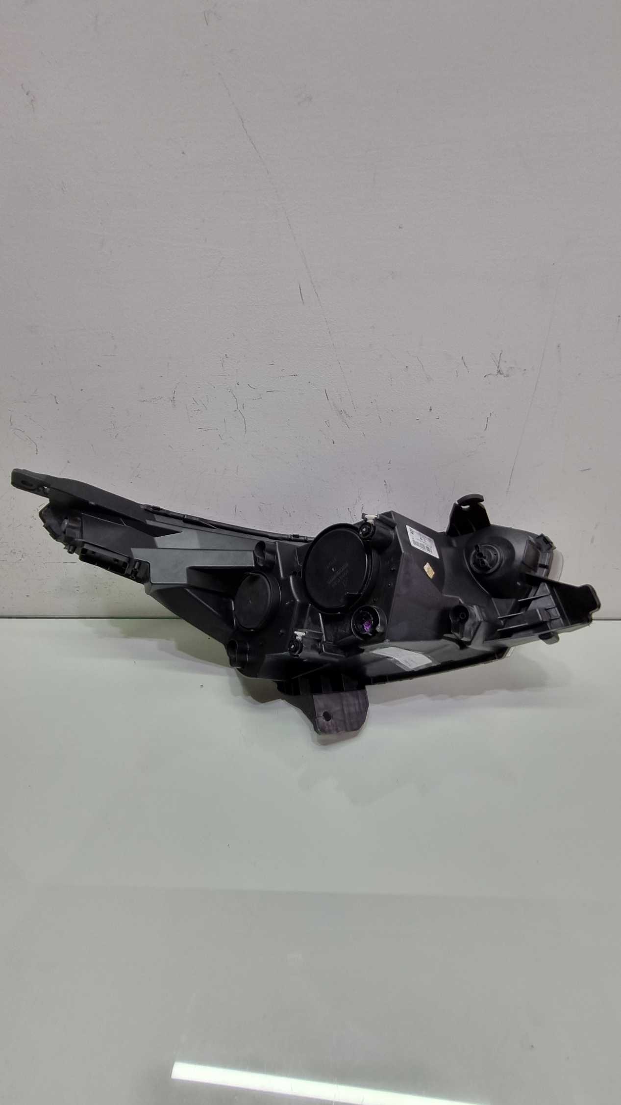 Farol lado esquerdo s/led mascara negra Fiat Argo 2017/2023 1