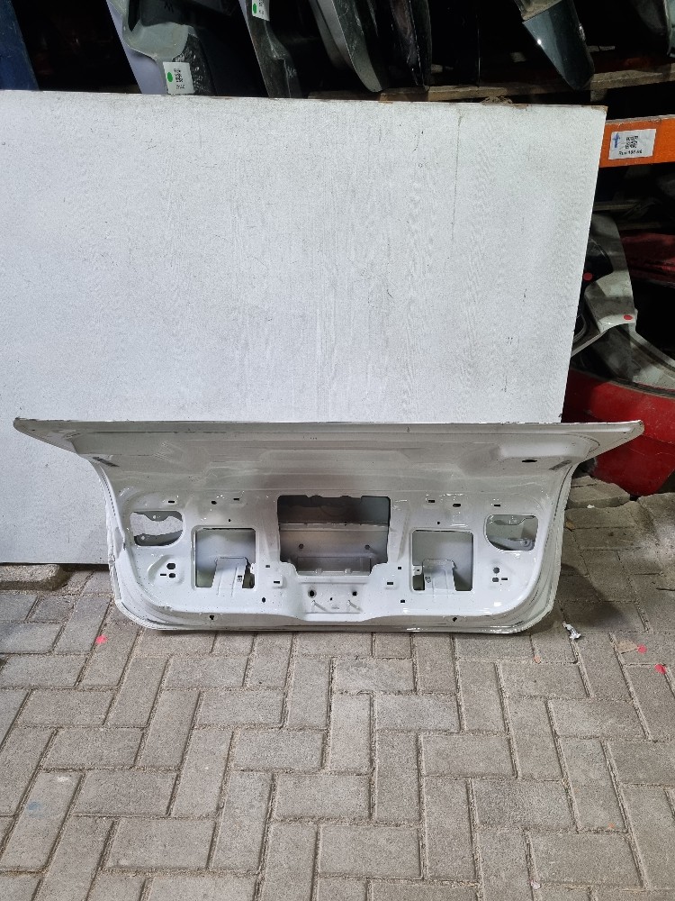 Tampa Traseira VW Virtus 2017/2023 Recuperada 3