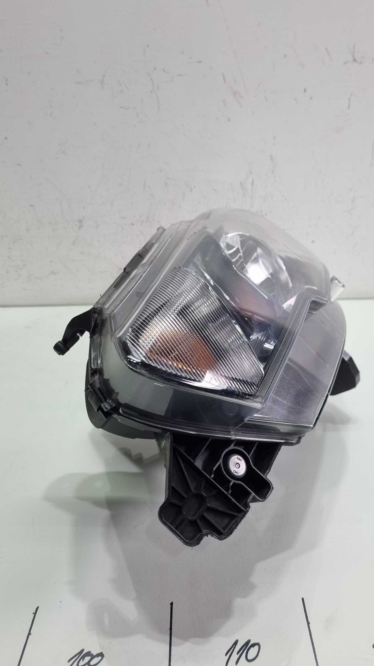 Farol lado esquerdo com led mascar negra FIAT ARGO 2017/2023 3