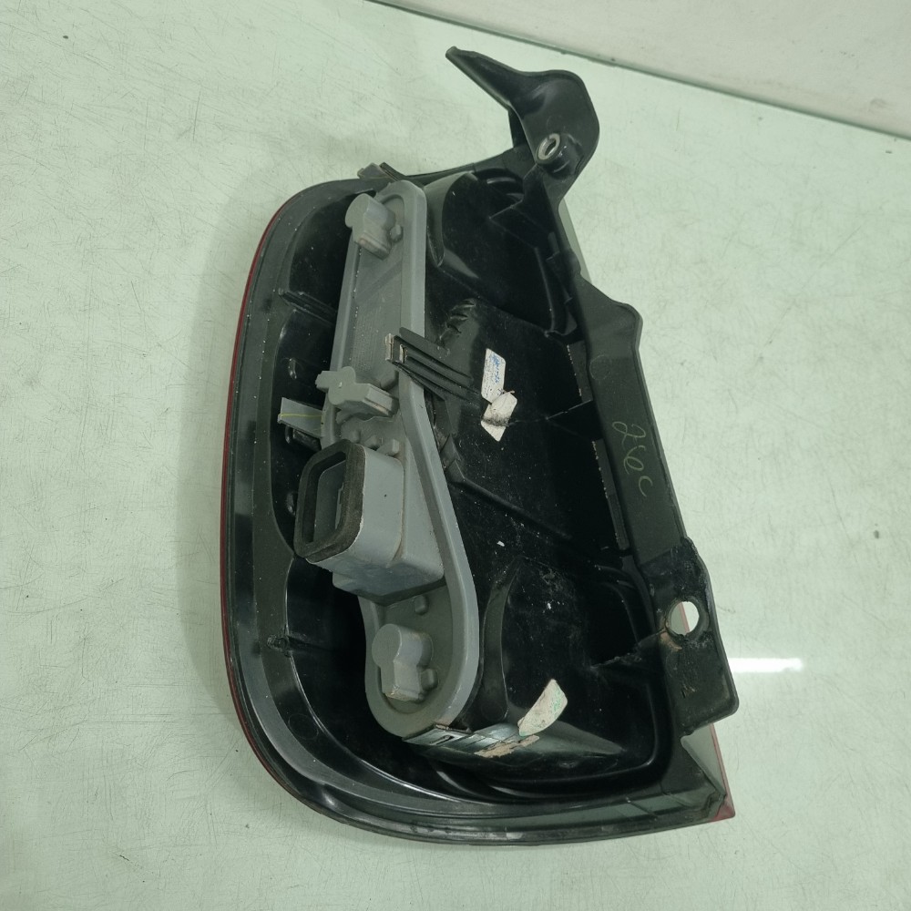 Lanterna Direita Fiat Uno Vivave Ano 2010/2015 Recuperada. Direito/passageiro 4