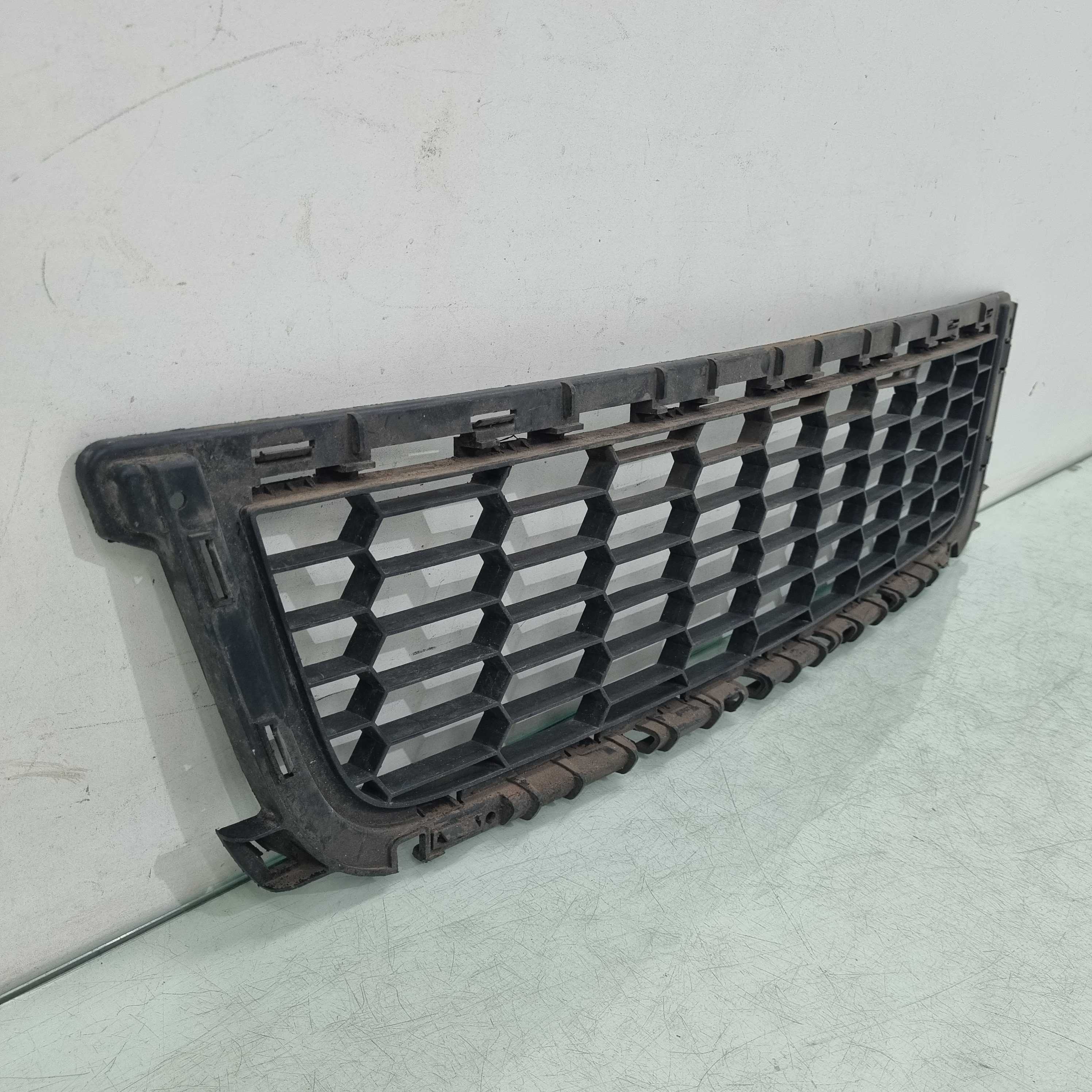 Grade Inferior Para-choque Diant. Sandero 2012/2014 Seminova 2