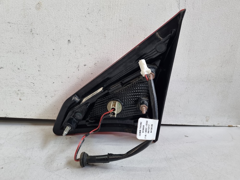 Lanterna Esq. Da Tampa Traseira Nissan Kicks 2016/2020 Recup 2