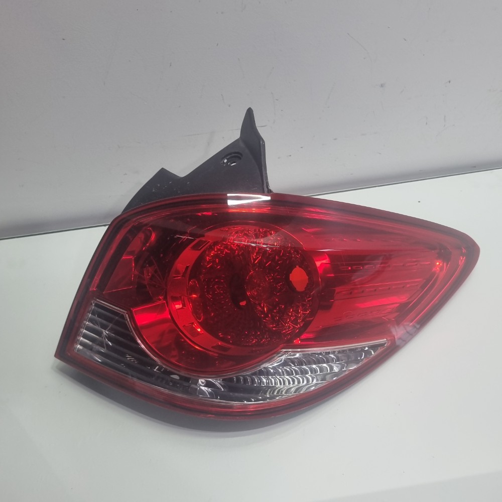 Lanterna Do Lado Direito Chevrolet Cruze Hatch 2012/2015 Direito/passageiro 1