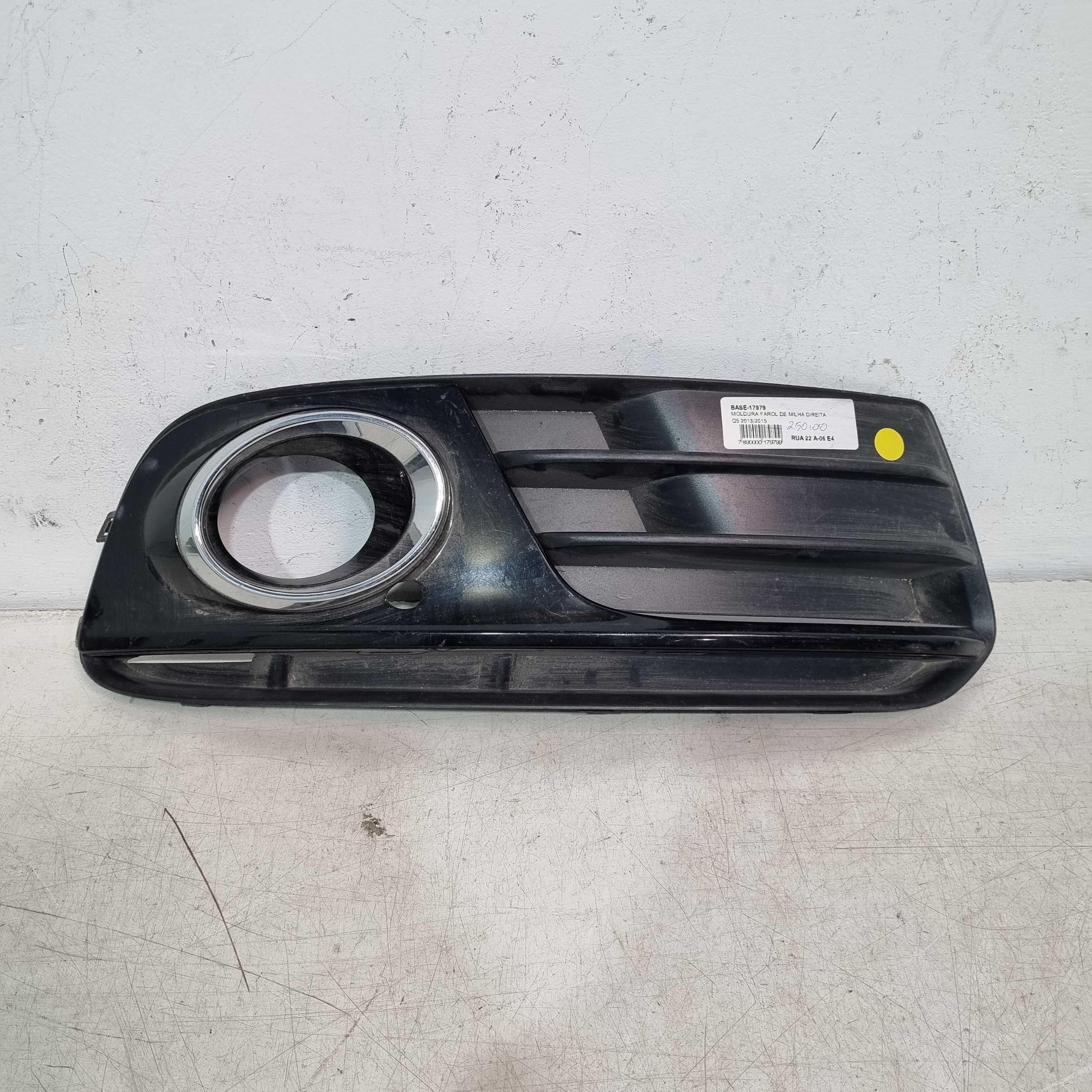 Moldura Do Farol De Milha Direito Audi Q5 Modelos 2013/2015 Direito 1