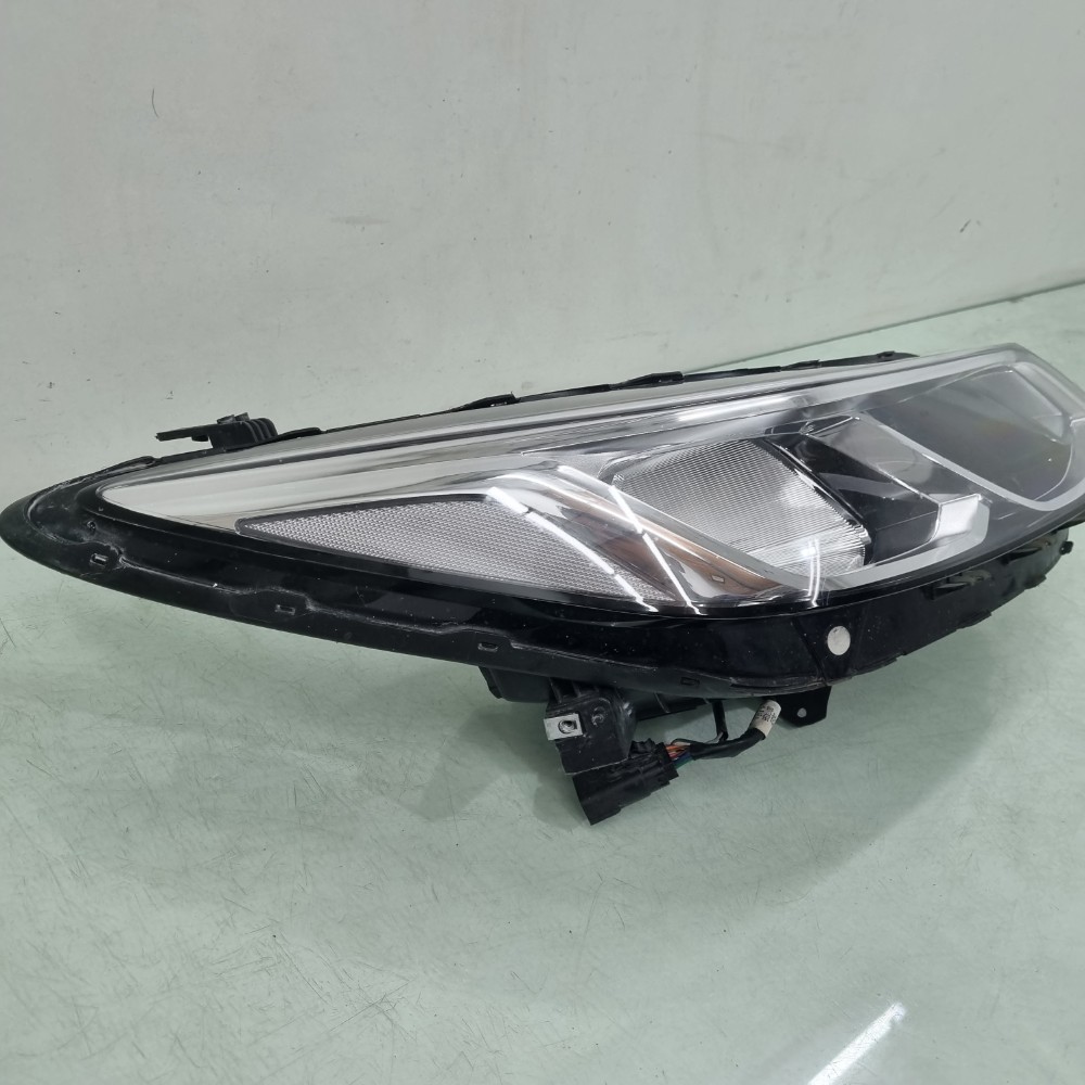 Farol Lado Direito Chevrolet Cruze 2017/2023 Direito/passageiro 2
