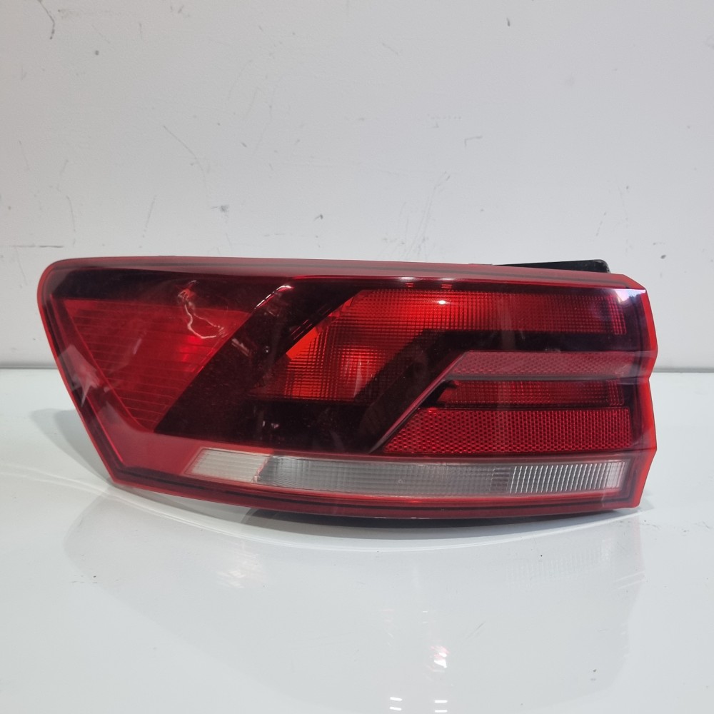 Lanterna Do Lado Esquerdo Volkswagen Jetta Modelos 2018/2021 Esquerdo/motorista