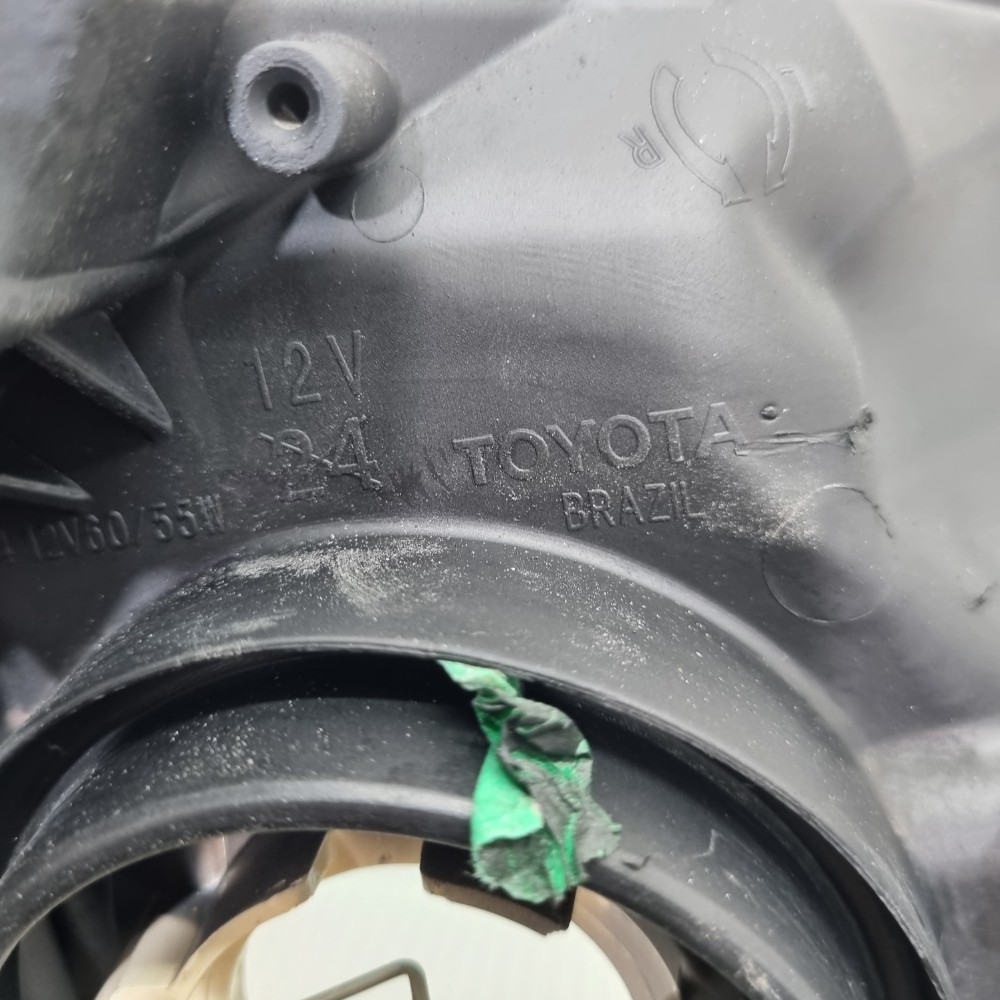 Farol Do Lado Esquerdo Máscara Negra Toyota Etios 2016/2020 Esquerdo/motorista 4