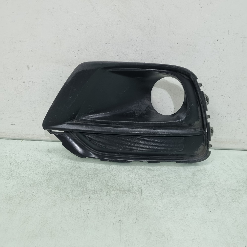 Moldura Farol Milha Esquerdo Chevrolet Tracker  2017/2019 Esquerdo 3