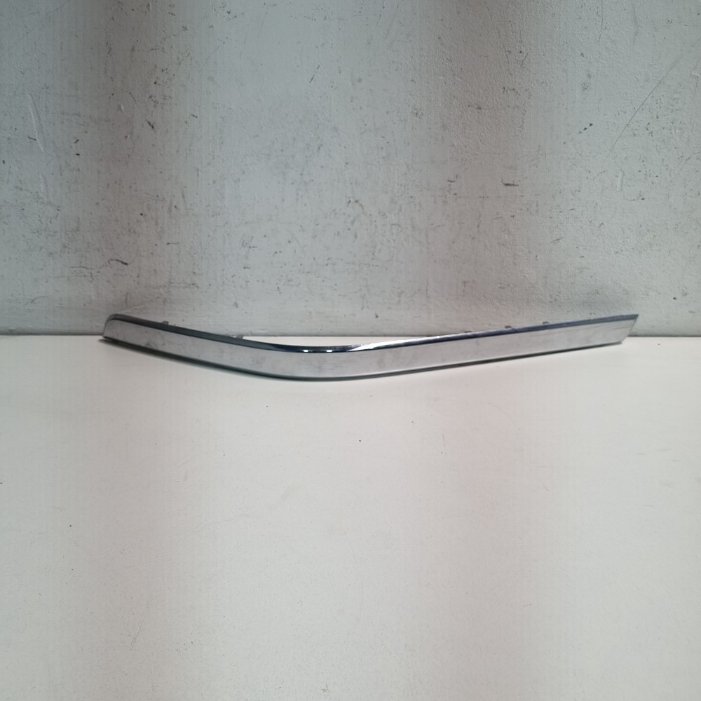 Friso Direito Parachoque Diant Mercedes C200/c180 2009/2013 Cromado 1