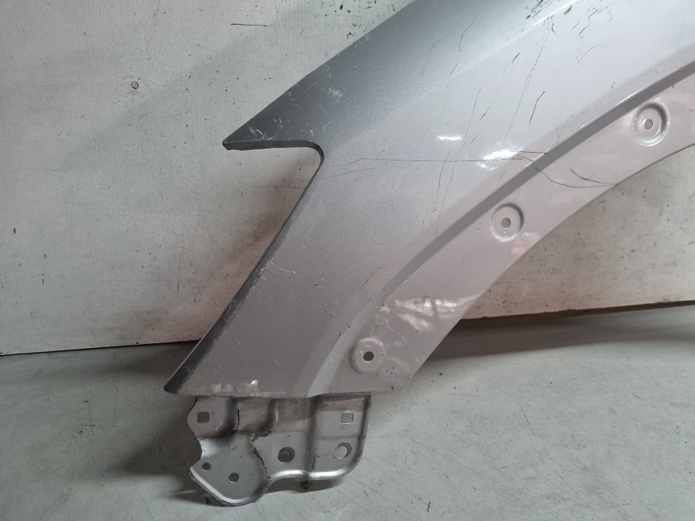 Paralama Esquerdo Toyota Corolla Cross Modelos 2021/2025 2