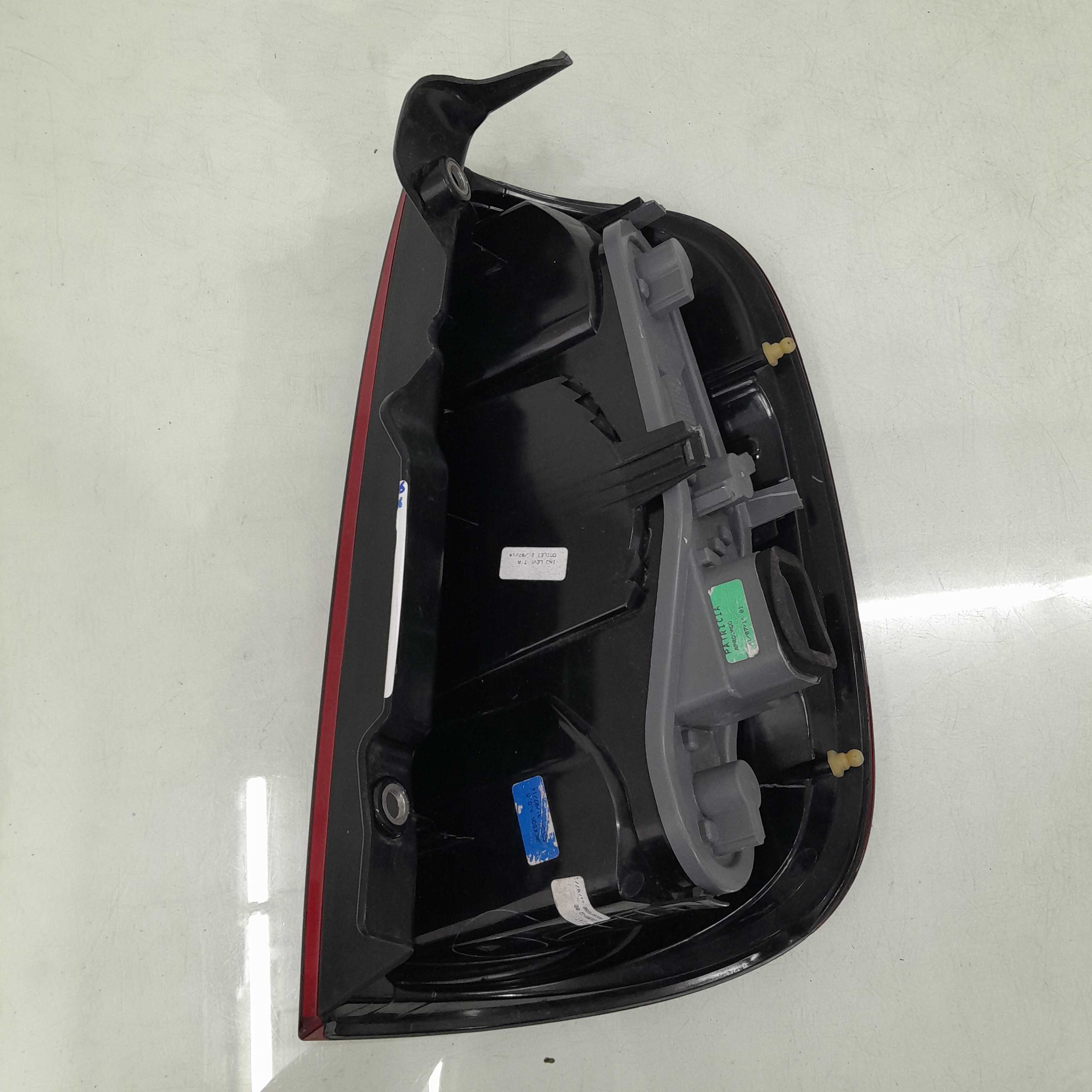 Lanterna Do Lado Esquerdo Fiat Uno Vivace Modelos 2011/2015 4