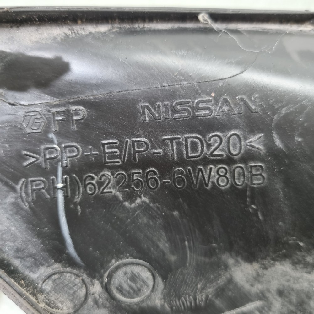 Moldura Do Cibié Direito Nissan Versa Modelos 2016/2019 4