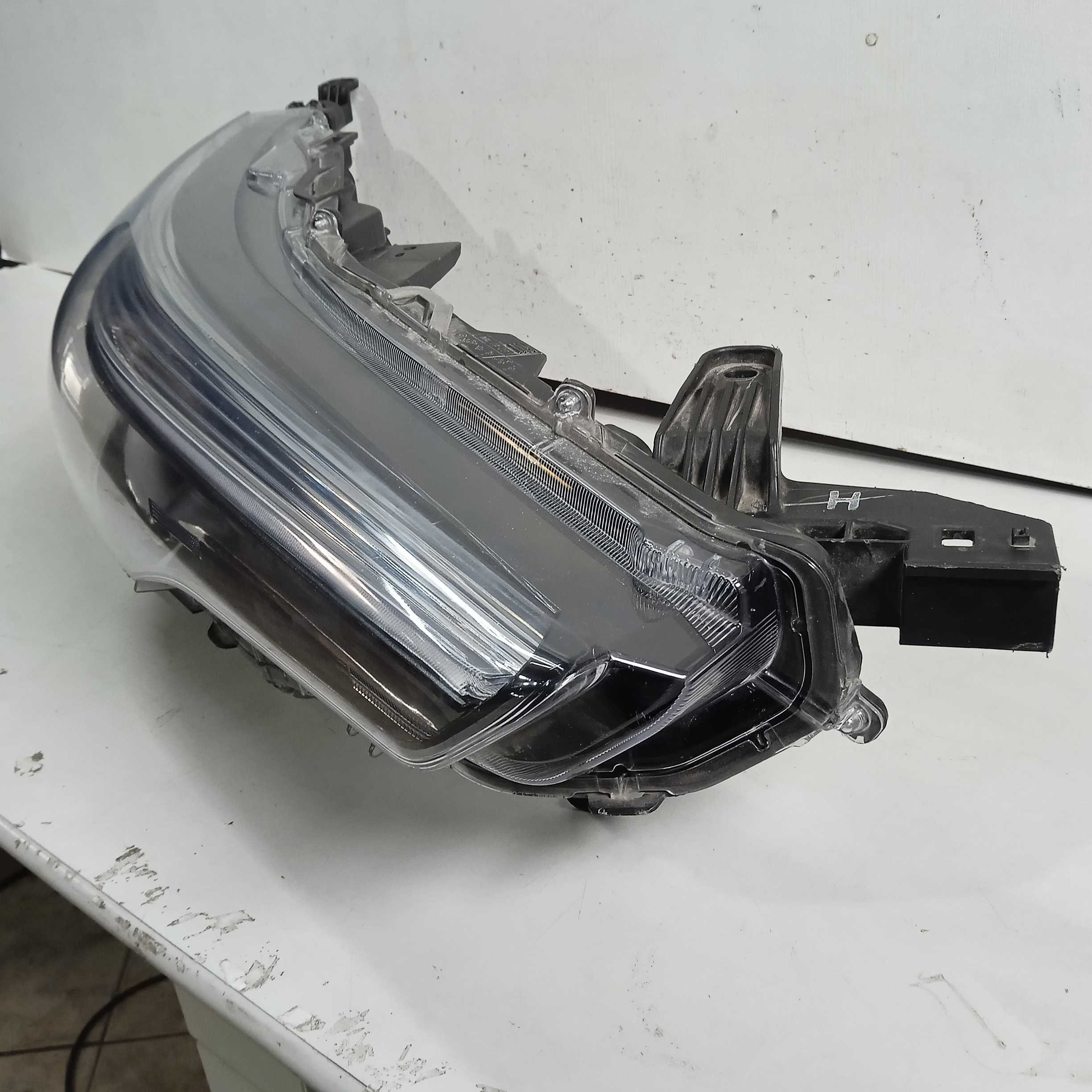 Farol Lado Direito Corolla Cross Ano 2022/2024 Recuperado 2