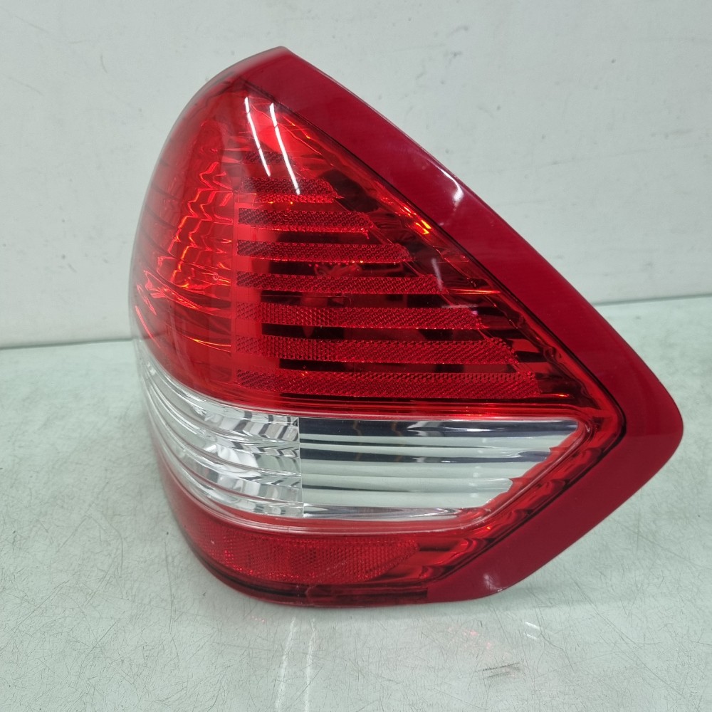 Lanterna Lado Direito Do Nissan Tiida Sedan 2013/2015 Usado. 2
