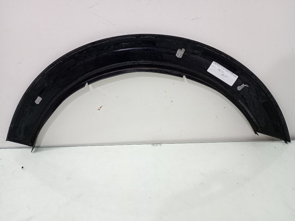 Moldura Paralama Traseira Direita Vw Saveiro Cross 2009/2012 3